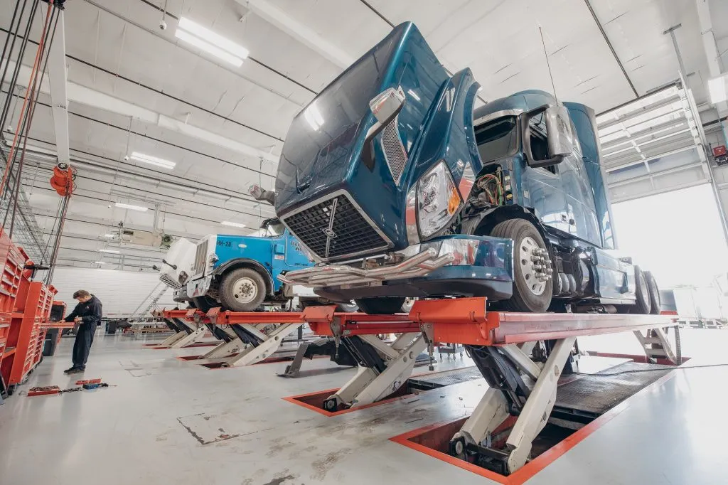 Volvo vnl truck repair service